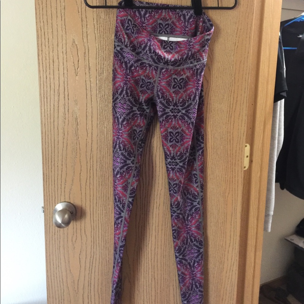 Never before worn Reebok active leggings.